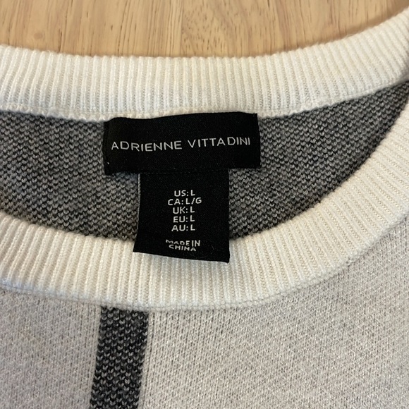 Sweater in Cream and Gray - Picture 4 of 6